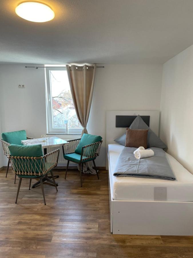 Großes Doppel-/Zweibettzimmer